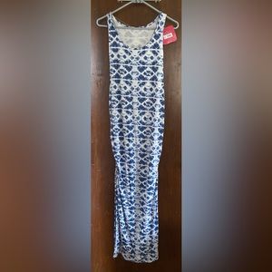 3/$30 Ingrid and Isabel Maternity Dress, tie dye, blue and white